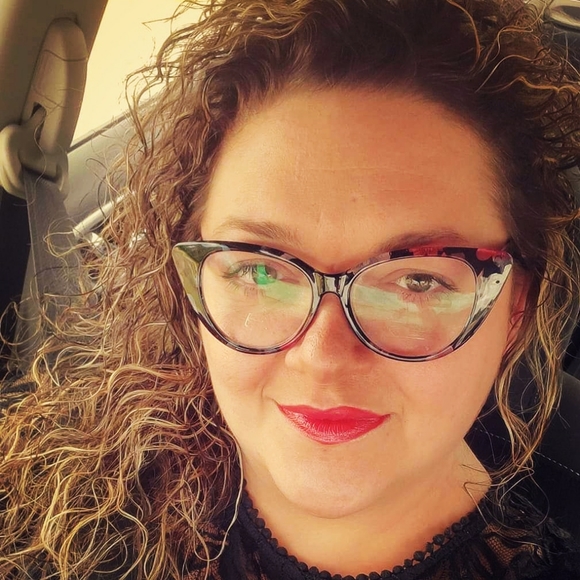 Meet your Posher, Shi'leen - Picture 3 of 4